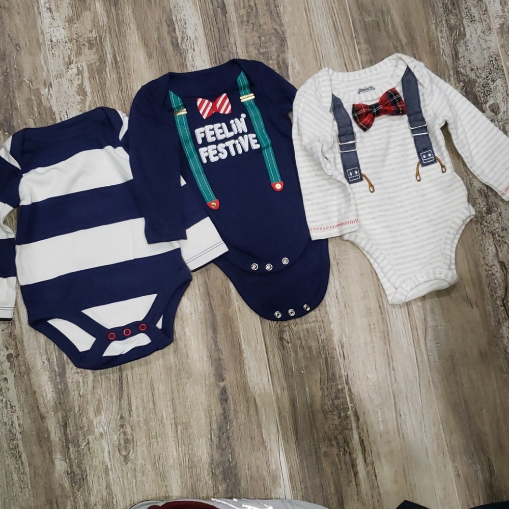Seasonal long sleeve onesies newborn